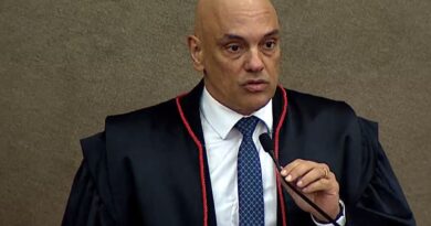 Moraes manda ouvir Mourão sobre ligação de Bolsonaro