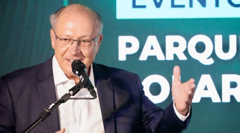 Nova tarifa de Trump sobre o aço vai encarecer produto, diz Alckmin
