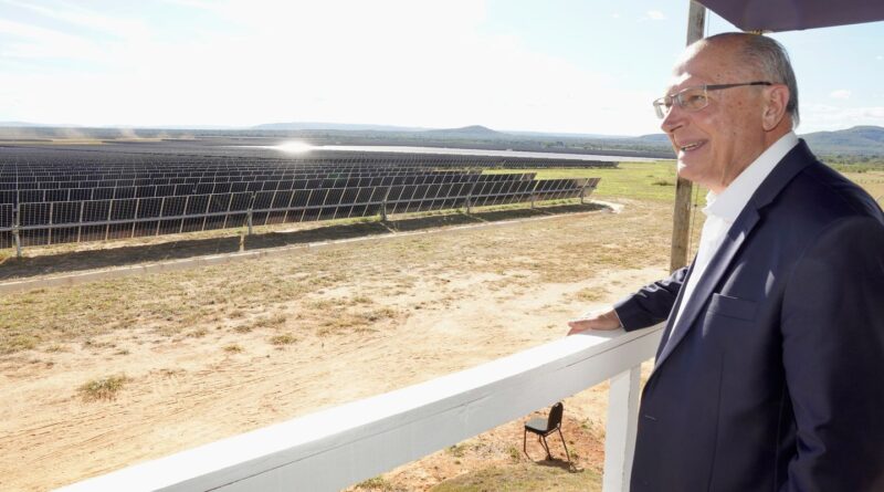 Novo parque solar em Minas Gerais pode abastecer 350 mil habitantes