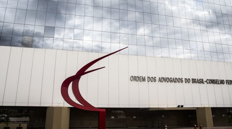 OAB proíbe inscrição de candidatos condenados por crimes raciais