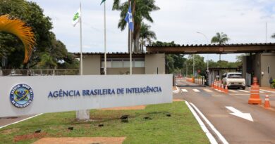 PF indicia Jair Bolsonaro e Ramagem no inquérito da “Abin Paralela”