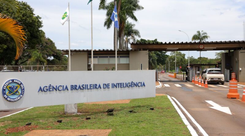 PF indicia Jair Bolsonaro e Ramagem no inquérito da “Abin Paralela”