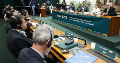 Parlamentares do Brics criticam guerra tarifária promovida pelos EUA