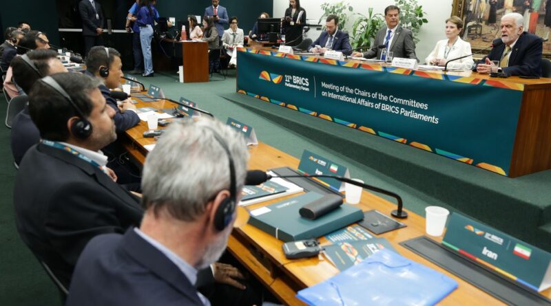 Parlamentares do Brics criticam guerra tarifária promovida pelos EUA