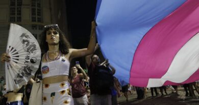 População trans se opõe à nova idade mínima para terapia hormonal