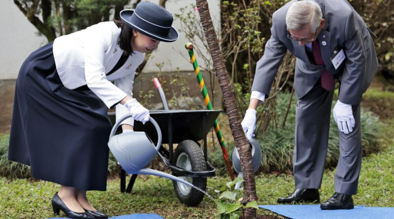 Princesa japonesa inicia viagem ao Brasil
