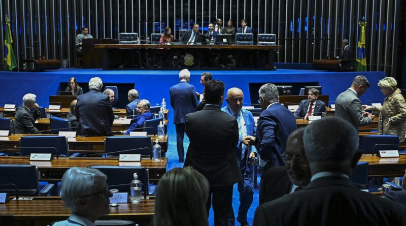 Senado aprova projeto que torna homicídio em escola crime hediondo