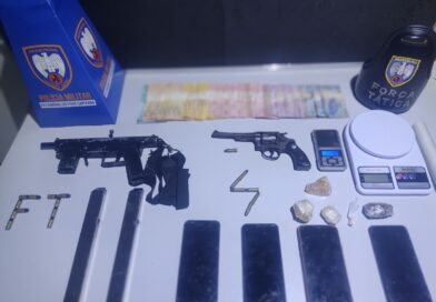 Suspeitos de liderarem tráfico são presos com armas e drogas em Barra de São Francisco