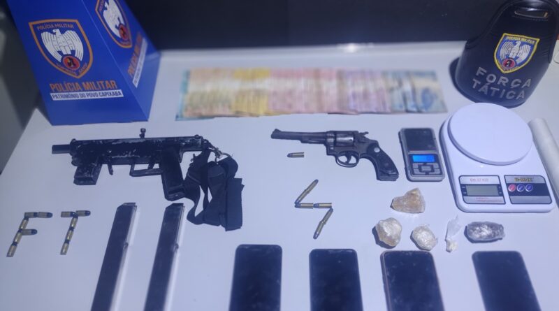 Suspeitos de liderarem tráfico são presos com armas e drogas em Barra de São Francisco