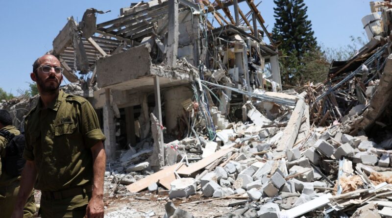 Trump e Khamenei fazem provocações nas redes sociais