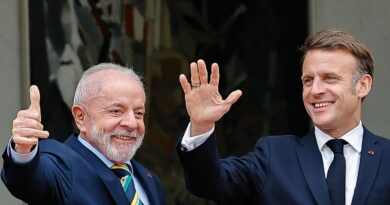 Ucrânia e Rússia não podem ser tratados em pé de igualdade, diz Macron