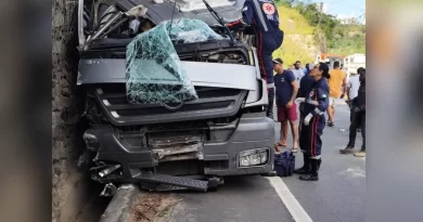 Acidente com morte interdita a BR 101 em Pedro Canário – Portal Momento