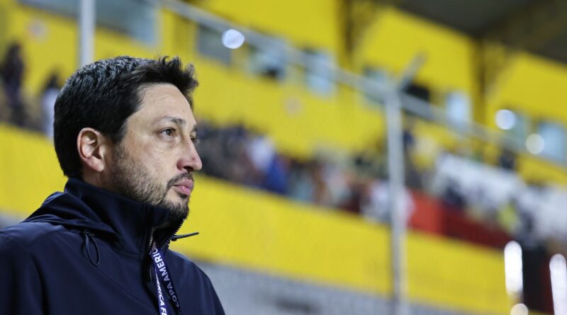 Adaptação à altitude refletirá no desempenho da seleção, diz Elias