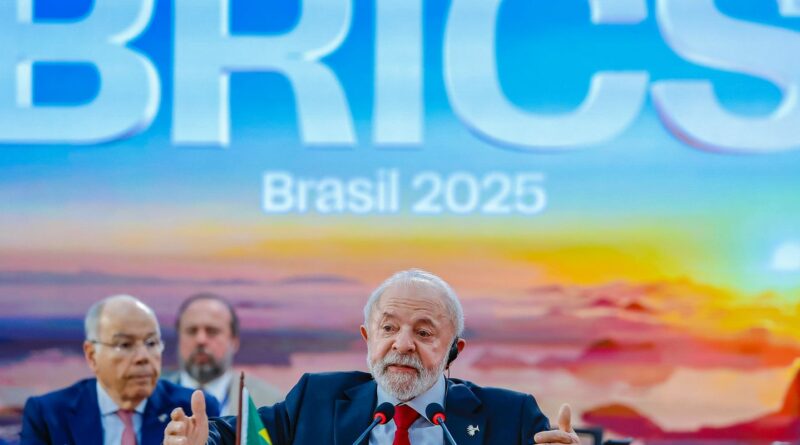 Adiar reforma na ONU torna mundo mais perigoso, diz Lula no Brics 