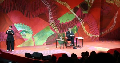 Arnaldo Antunes canta e recita Leminski na abertura da Flip, em Paraty