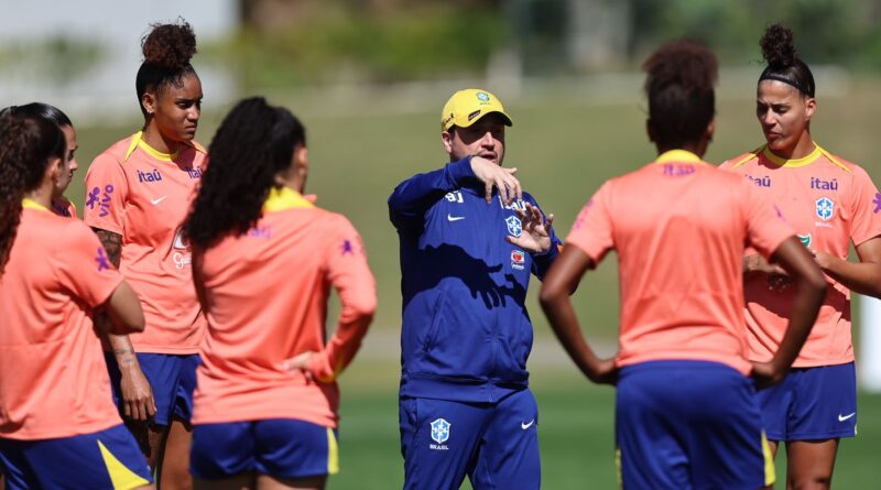 Arthur Elias admite favoritismo do Brasil na Copa América