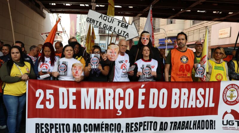 Ato de trabalhadores na 25 de Março repudia interferência de Trump