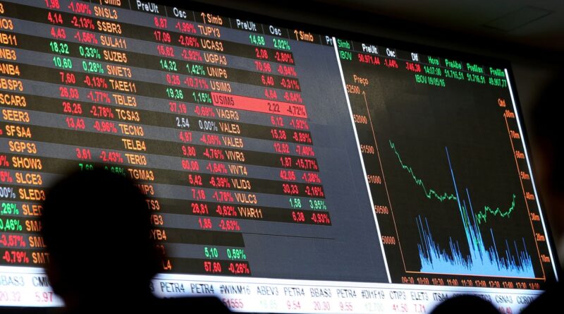 Bolsa supera os 141 mil pontos e volta a bater recorde