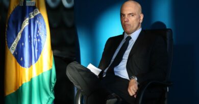 Bolsonaro fez flagrante confissão de obstrução de Justiça, diz Moraes