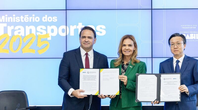 Brasil e China assinam acordo para estudar ferrovia até o Peru