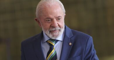 Brasil irá responder a tarifaço dos EUA com reciprocidade, diz Lula