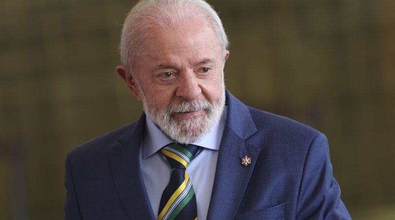 Brasil irá responder a tarifaço dos EUA com reciprocidade, diz Lula