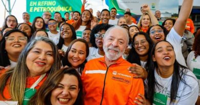 "Brasil vai ter pela 1ª vez um presidente eleito quatro vezes", diz Lula sobre reeleição