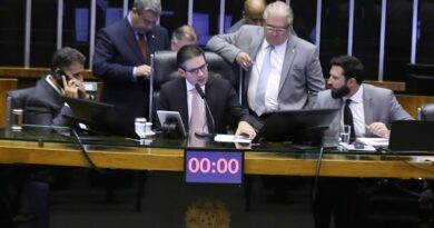 Câmara aprova urgência para proposta que reduz benefícios fiscais