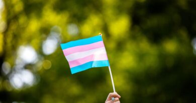 Comitê Olímpico dos EUA proíbe mulheres trans em competições femininas