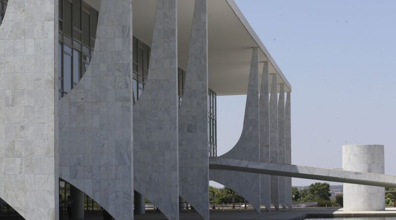 Decreto garante direito ao cuidado como trabalho essencial