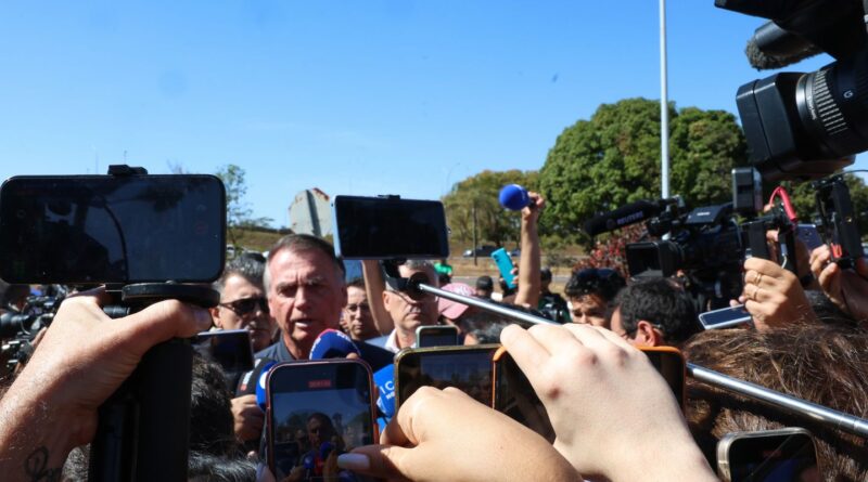 Defesa diz que medidas contra Bolsonaro são severas