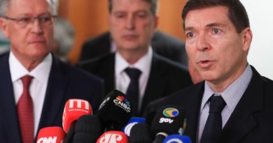 Empresários esperam acordo antes de possível retaliação aos EUA