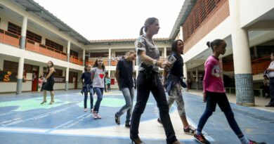 Estudantes se articulam contra o modelo cívico-militar em Minas Gerais