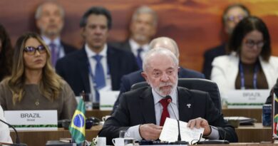 FMI e Banco Mundial financiam países ricos, critica Lula no Brics