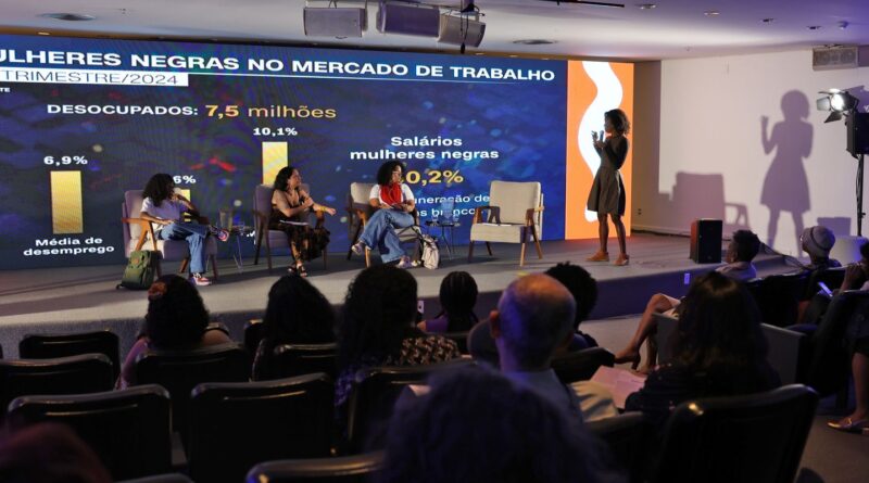 Festival Latinidades debate trabalho digno de mulheres jovens negras
