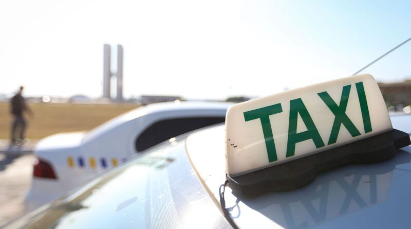 Fim da taxa de verificação de taxímetros beneficiará 300 mil taxistas