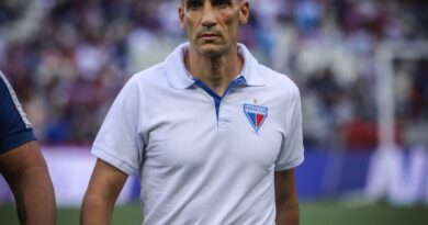 Fortaleza demite técnico Juan Pablo Vojvoda após 4 temporadas