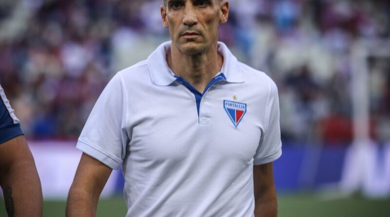 Fortaleza demite técnico Juan Pablo Vojvoda após 4 temporadas