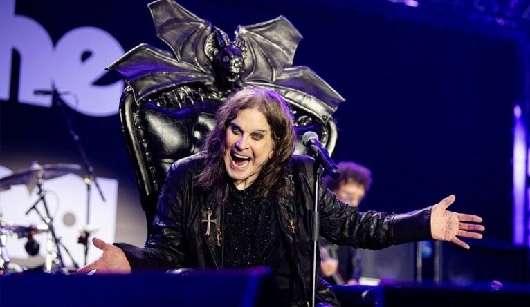 Funeral de Ozzy Osbourne acontece em Birmingham com cortejo e homenagens; veja onde assistir