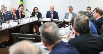 Governo busca negociação com EUA e pede apoio de empresários