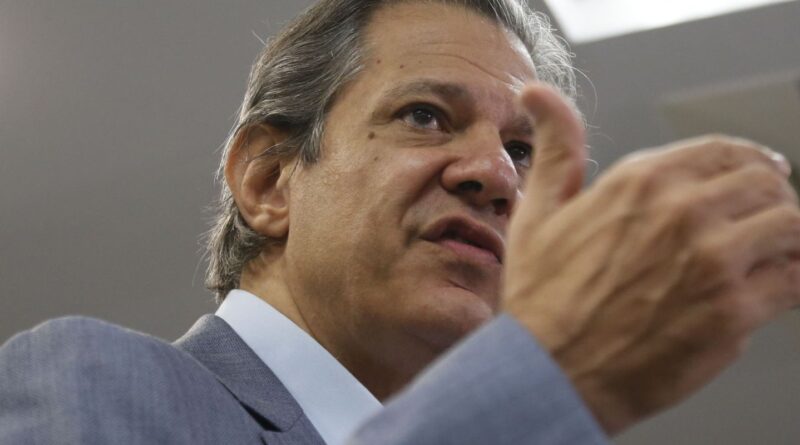 Haddad elogia retirada do ressarcimento do INSS do arcabouço fiscal