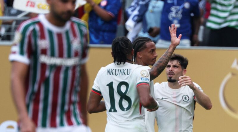 João Pedro marca dois e tira Fluminense da Copa do Mundo de Clubes
