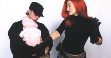 Justin Bieber compartilha vídeo em português para negar crise no casamento: “Atura ou surta”