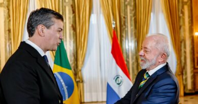 Lula e Santiago Peña conversam sobre caso de espionagem da Abin