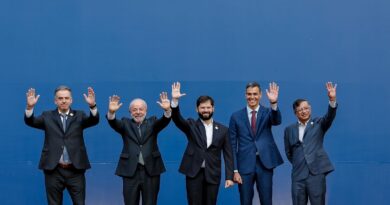 Lula e outros líderes convocam instituições em defesa da democracia