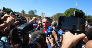 Maioria da 1ª Turma do STF vota por manter cautelares contra Bolsonaro