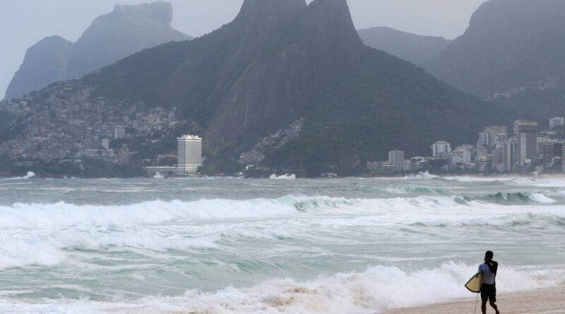 Marinha emite aviso de ressaca e alerta de ventos fortes no Rio