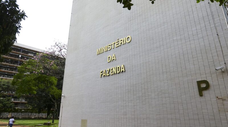 Ministério da Fazenda aumenta para 2,5% estimativa do PIB em 2025