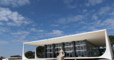 Moraes abre apuração sobre insider trading antes de tarifaço de Trump