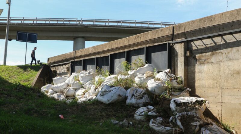 Nível do Guaíba recua, e prefeitura de Porto Alegre reabre comportas